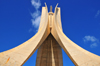 Alger - Algrie: Monument des martyrs de la guerre d'Algrie - form de trois palmes qui se rejoignent  mi-hauteur - photo par M.Torres