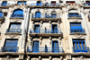 Alger - Algrie: architecture coloniale - oriels et balcons - bleu et blanc - Rue Didouche Mourad, ex-rue Michelet - Alger la Blanche - photo par M.Torres