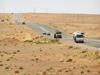 Algrie - Le Sahara : route  travers le dsert - photographie par J.Kaman