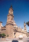 Aragon - Zaragoza: the Basilica del Pilar and the river (photo by M.Torres)