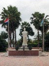 Aruba - Oranjestad: Queen Wilhelmina in the park (photo by M.Torres)