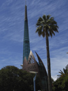 594 Western Australia - Perth: Swan Bells and palm.tree - photo by M.Samper)