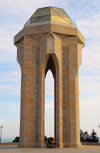 Azerbaijan - Baku: Martyrs' monument - Nakhichevan tomb style - Shahidlar Hiyabany - photo by M.Torres