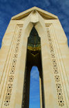 Azerbaijan - Baku: Martyrs' monument - Nakhichevan tomb style - Shahidlar Hiyabany - photo by M.Torres