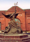 Belarus - Minsk: St George dealing with the dragon - Polish Catholic Church of Saint Simeon and Saint Helena - the 'Red Church' - architects T. Poyazdersky, V. Markoni, G. Gai - Independence Square, former Lenin square (photo by Miguel Torres)