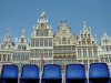 Belgium - Antwerpen / Anvers (Flanders / Vlaanderen, Vlaams province): blue chairs and Flemish faades - Market square (photo by M.Bergsma)