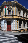 La Paz, Bolivia: Plaza Pedro D Murillo - Edificio de la Prefectura - corner of Calles Comercio and Ayacucho - city flag and Aymara flag, the Wiphala, representing the Qulla Suyu region of the Inca Empire - photo by M.Torres