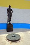 Cameroon, Douala: statue of General Leclerc with his cane - Government Square, by the Central Post Office - the eternal flame in front of the statue was extinguished long ago - photo by M.Torres