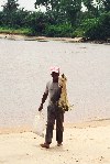 Cameroon - Kribi / KBI (Sud province): Kribi: fisherman in Lobe Beach