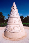 Canada / Kanada - Calgary (Alberta): Chinese Diaspora monument - Riverfront avenue (photo by M.Torres)