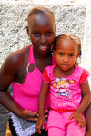 Praia, Santiago island / Ilha de Santiago - Cape Verde / Cabo Verde: a mother and her girl - photo by E.Petitalot