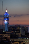 Santiago de Chile: transmission tower - nocturnal - photo by P.Jolivet
