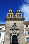 Bogota, Colombia: Plaza Bolivar - Capilla del Sagrario - door with a semicircular arch with rusticated voussoirs, flanked by spiraled columns - La Candelaria - photo by M.Torres