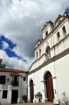 Bogota, Colombia: white-washed faade of church of Our Lady of the Waters - Iglesia y Claustro de Nuestra Seora de las Aguas - colonial architecture of New Granada - Las Aguas - La Candelaria - photo by M.Torres