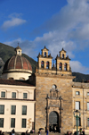 Bogota, Colombia: Plaza Bolivar - Chapel of the Blessed Sacrament - Capilla del Sagrario de la Catedral de Bogot - designed by Gabriel Gmez de Sandoval y Arratia, a sargeant in the Royal Spanish army - Casa del Cabildo Eclesiastico on the left - Casa del Cabildo Eclesiastico - La Candelaria - photo by M.Torres