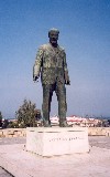 Crete - Heraklion / Iraklio / HER: Eleutherios Venizelos statue - over the walls - Plateia Eleftherias