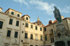 Croatia - Dubrovnik: plaza - Gunduliceva Poljana - monument to poet Divo Frana Gundulic - statue by I. Rendic - photo by J.Banks