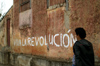 Cuba - Holgun - Viva la Revolucion - grafitti - photo by G.Friedman