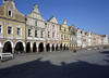 Czech Republic - Telc / Teltsch (Southern Moravia - Jihomoravsk - Jihlavsk kraj: main square - faades - Renaissance houses - Historic Center, UNESCO World Heritage Site - photo by J.Fekete
