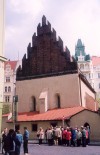 Czech Republic - Prague: in the ghetto - Staranova synagoga (Josefov) (photo by Miguel Torres)