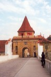 Czech Republic - Cesky Krumlov / Krummau (Southern Bohemia - Jihocesk - Budejovick kraj -  Sumava - Lipensko region): Cesky Krumlov: Latran gate  (photo by M.Torres)