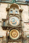 Czech Republic - Prague / Praha: the Astronomical Clock by Nikolaus von Kaaden (Staromestska radnice a orloj) (photo by Miguel Torres)