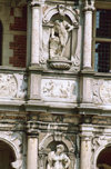 Hillerd, North Zealand, Denmark: Fredeiksborg castle - faade with statues - Museum of National History - photo by K.Gapys