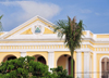 Puerto Plata, Dominican republic: pediment of the City Hall - municipal coat of arms, with the initials of Ferdinand and Isabella of Aragon and Castile - Parque Central - Ayuntamiento - escudo de Puerto Plata - photo by M.Torres