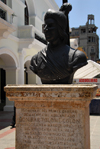 Santo Domingo, Dominican Republic: bust of Bartolom Coln, brother of Christopher Columbus - Calle el Conde, by Palacio Consistorial - photo by M.Torres