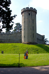 England - Warwick (Warwickshire): castle - walls and Guy's Tower (photo by Fiona Hoskin)