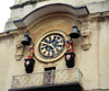 England - Bristol (Somerset county): clock at Christ Church, Broad Street - guardians of time - photo by M.Torres