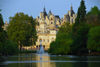 London: St James park - pond and Whitehall - photo by Miguel Torres