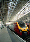 Manchester, North West, England: train in Piccadilly Station - photo by D.Jackson