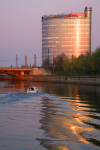 Estonia - Tartu / TAY (Tartumaa province): Business Centre tower, Hansapank HQ and the River Emajgi / Embach / Metra - bank (photo by A.Dnieprowsky)