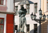 Estonia - Tartu / TAY (Tartumaa province): Kissing Students fountain - in the rain - photo by A.Dnieprowsky