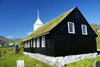 Kaldbak, Streymoy island, Faroes: picturesque parish church and grave stones - photo by A.Ferrari
