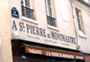 France - Paris: St Pierre de Montmartre - art shop (photo by K.White)