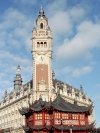 France - Lille  (Nord-Pas-de-Calais): Bellfroi du Chambre du Commerce and chinese house - Kamer van koophandel (photo by M.Bergsma)