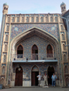 Georgia - Tbilisi: Sulfur Baths, facade like a Persian mosque - Pushkin and Alexander Dumas were clients here - photo by N.Mahmudova