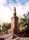 Georgia - Tbilisi / Tblissi / TBS: Shota Rustaveli statue (Georgian poet) - Kostava avenue - photo by M.Torres