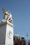 Germany / Deutschland - Berlin / Berlim / THF / TXL / SXF: statue at the castle bridge / Schlossbrcke - photo by M.Bergsma
