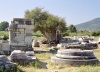 Greek islands - Samos: old stones - photo by M.Bergsma