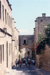 Greek islands - Rhodes / Rhodos / Rodos / Rodes - Rhodes town / RHO: walking in the shade - Unesco world heritage site (photo by Aurora Baptista)