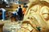 Bissau, Guinea Bissau / Guin Bissau: Cho de Papel Varela quarter, Carnival masks, men and women working on masks / Bairro Cho de Papel Varela, mscaras de carnaval, preparao, homens e mulheres a trabalhar nas mscaras - photo by R.V.Lopes