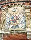 Hungary / Ungarn / Magyarorszg - Budapest: Imperial memories - Austro Hungarian coat of arms (photo by Miguel Torres)