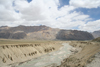 India - Manali to Leh highway: river view - photo by M.Wright