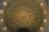 Iran - Isfahan: Sheikh Lotf Allah Mosque - interior of the dome - architect Muhammad Reza ibn Ustad Hosein Banna Isfahani - Persian mosaics (Kashi kari) - photo by W.Allgower