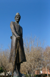 Isfahan / Esfahan, Iran: statue of architect Ostad Ali Akabar Isfahani, by Morteza Nematollahi - photo by N.Mahmudova