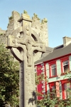 Ireland - Cashel: Celtic cross (photo by M.Bergsma)