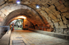 Jerusalem, Israel: ancient tunnel leading to the Western Wall plaza - metal detectors -  the Kotel - muro das lamentaes - Mur des Lamentations - Klagemauer - photo by M.Torres